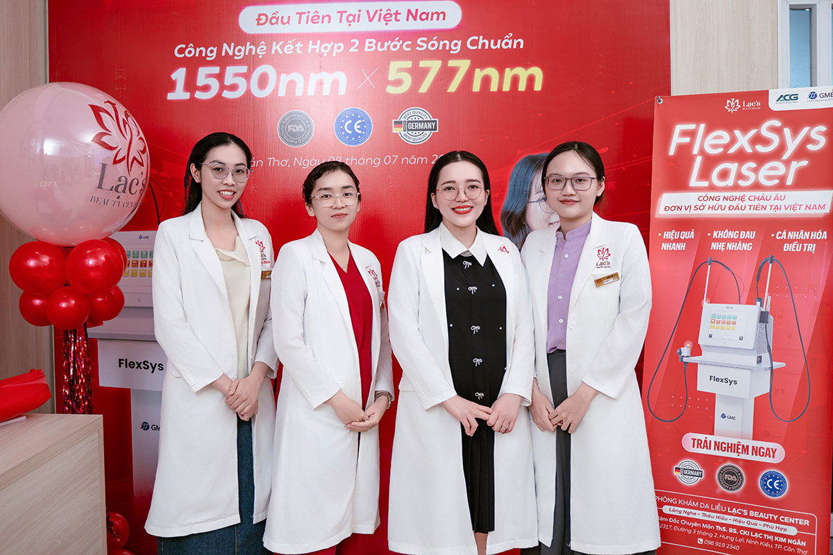 Lễ ký kết chuyển giao công nghệ Laser FlesSyx Lạc's Beauty Center 2
